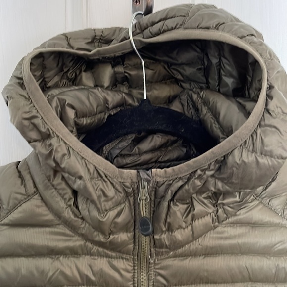 LL Bean Ultralight Down Sweatercoat L - Picture 2 of 8